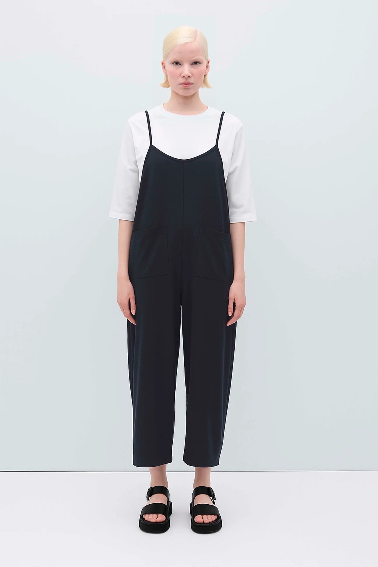 Mono Lar Black