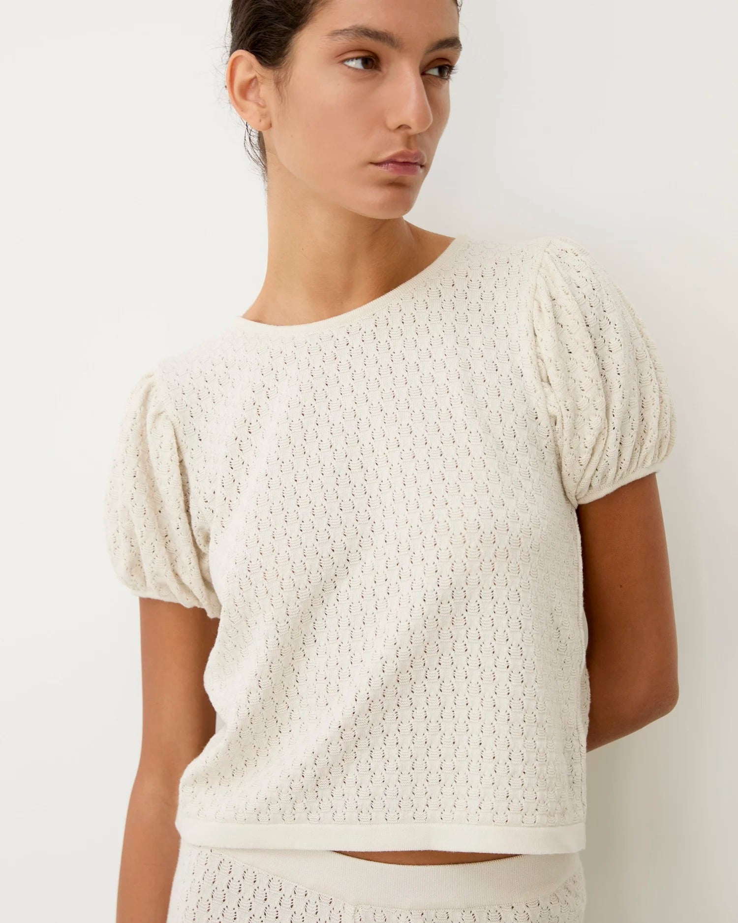 Top Ariane White