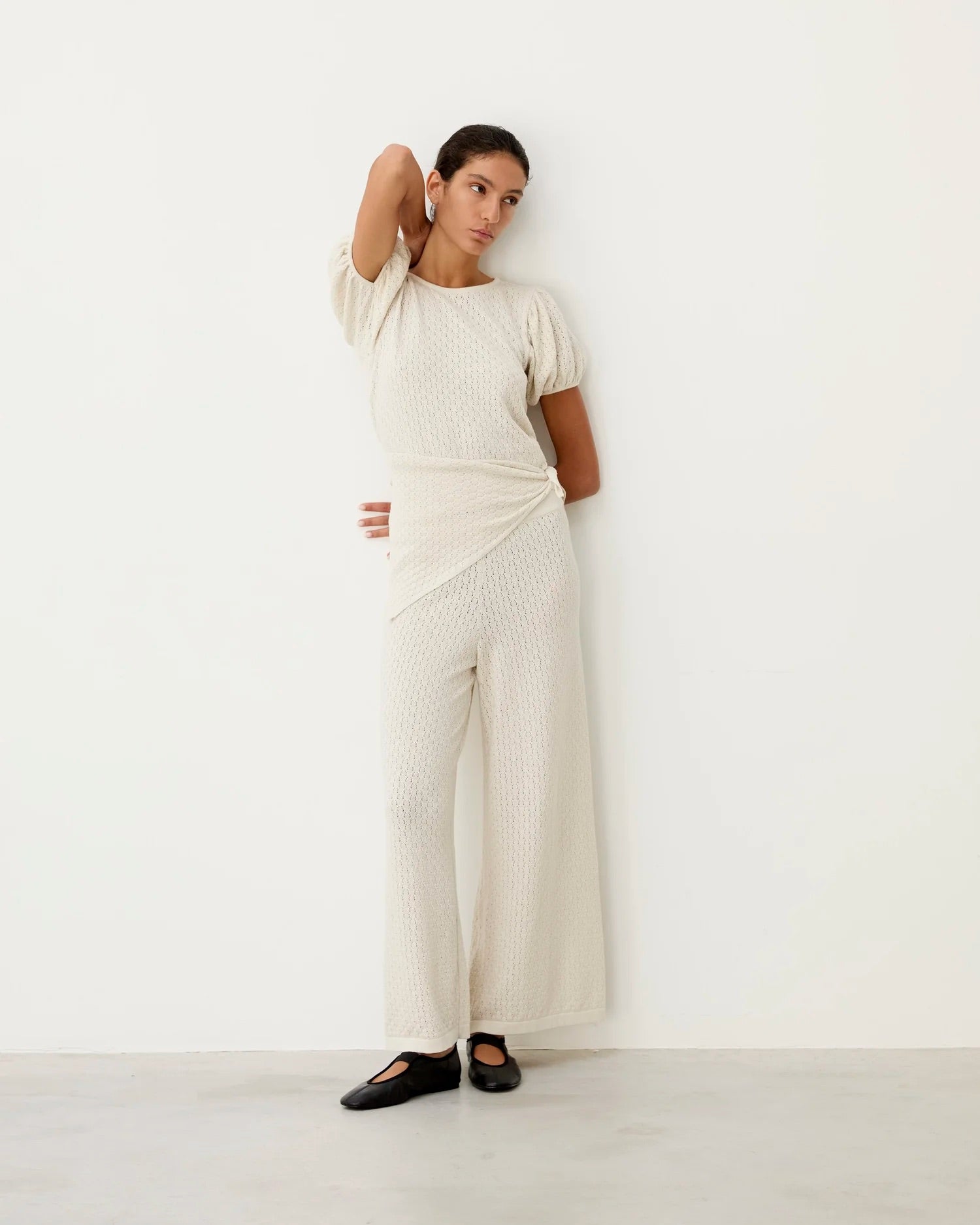 Top Ariane White